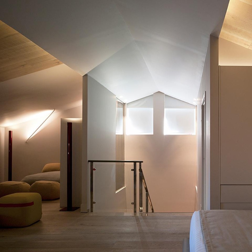 Artemide Ilio LED Floor Light in Black