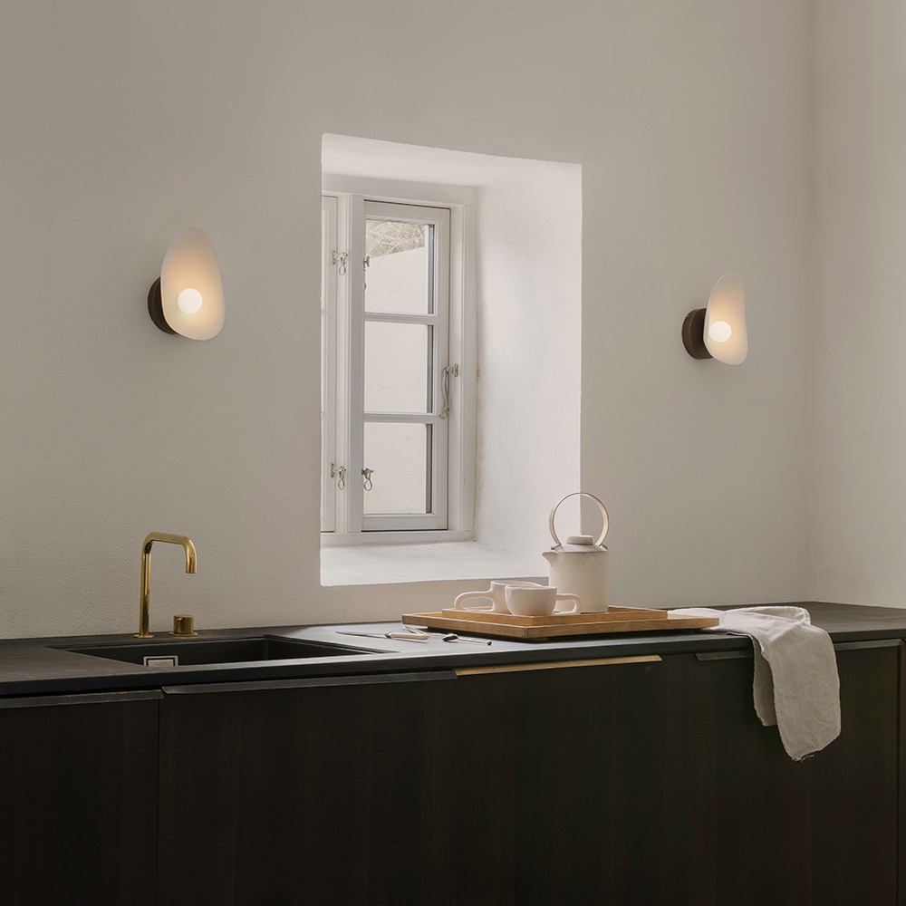 Nuura Florii 1 LED Wall Light Nuura Florii 1 LED Wall Light