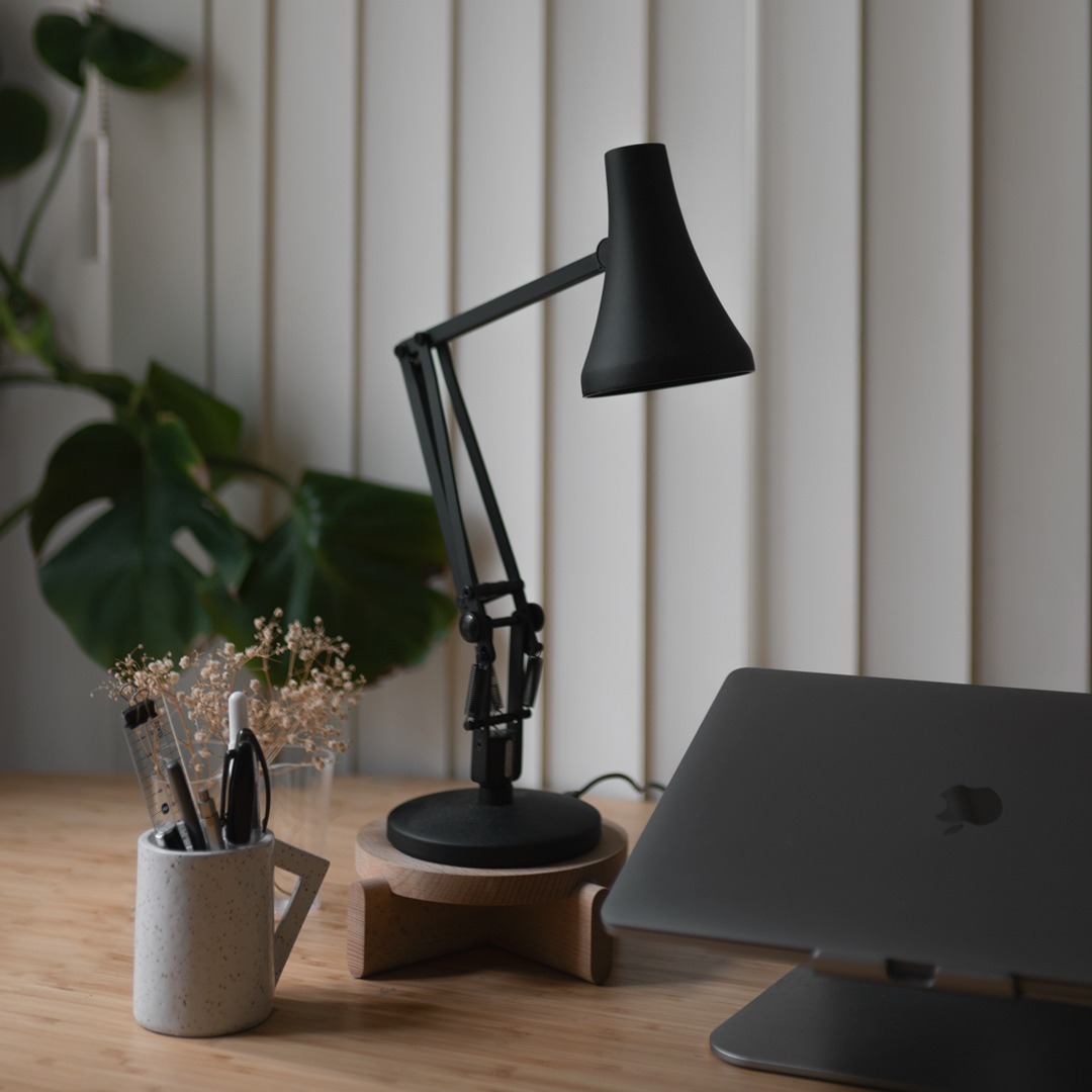 Anglepoise Type 90 Mini Mini LED Table Lamp in Carbon Black