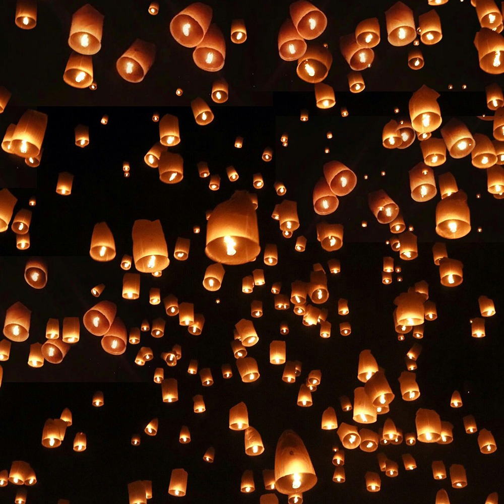 Paper lanterns during Yi Peng festival