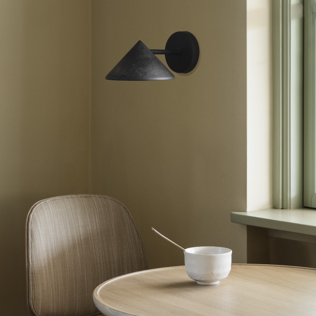 Mater Terra Wall Light in Black