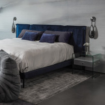 SkLO Hold Wall Light - Beside Bed