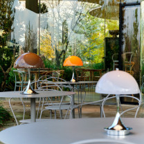 Louis Poulsen Panthella Originals 250 V3 LED Portable Lamp Lifestyle Outdoors Dining