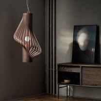 Northern Diva Pendant Smoked Oak in Lounge