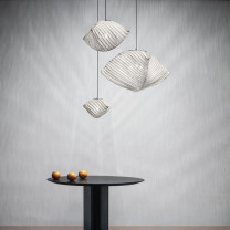 a-emotional light Lea Pendant cluster above table